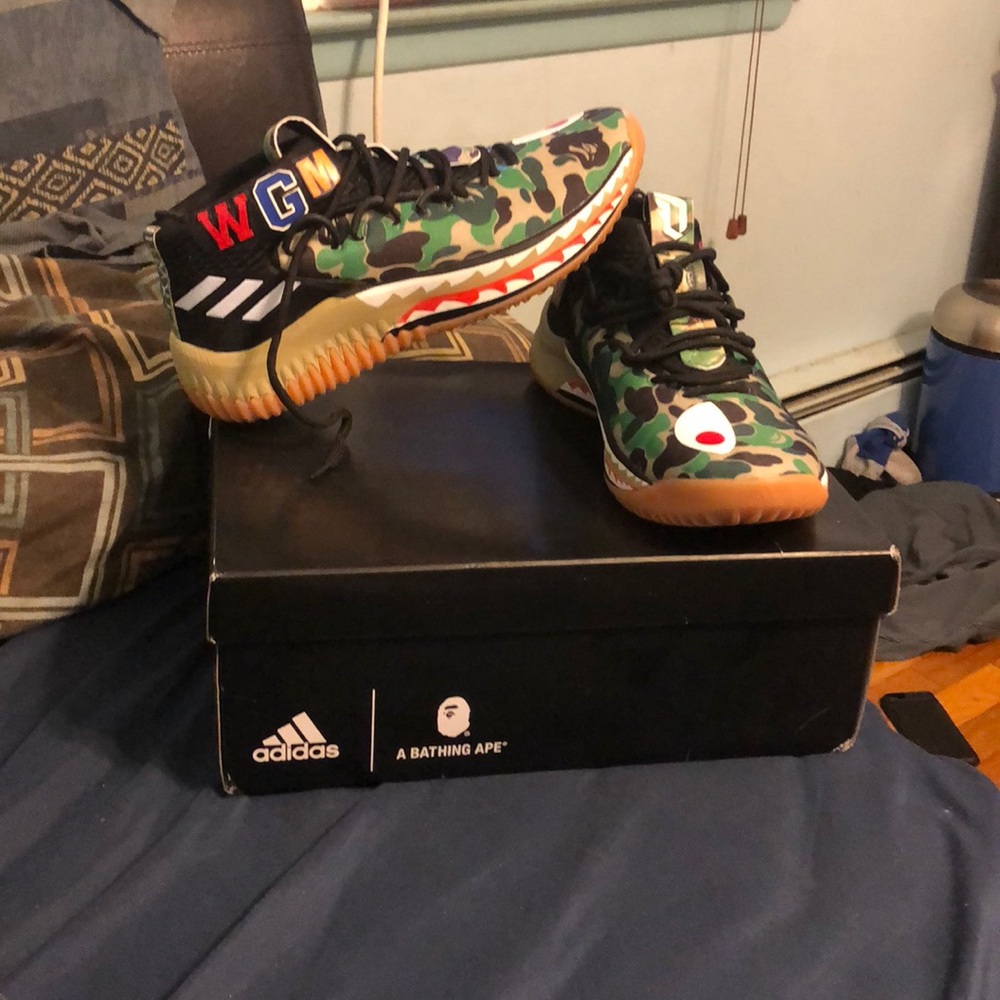 Adidas bape dame 4s